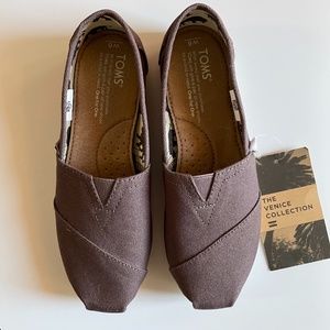 Toms Ash Canvas Grey Flat Shoes New NWT